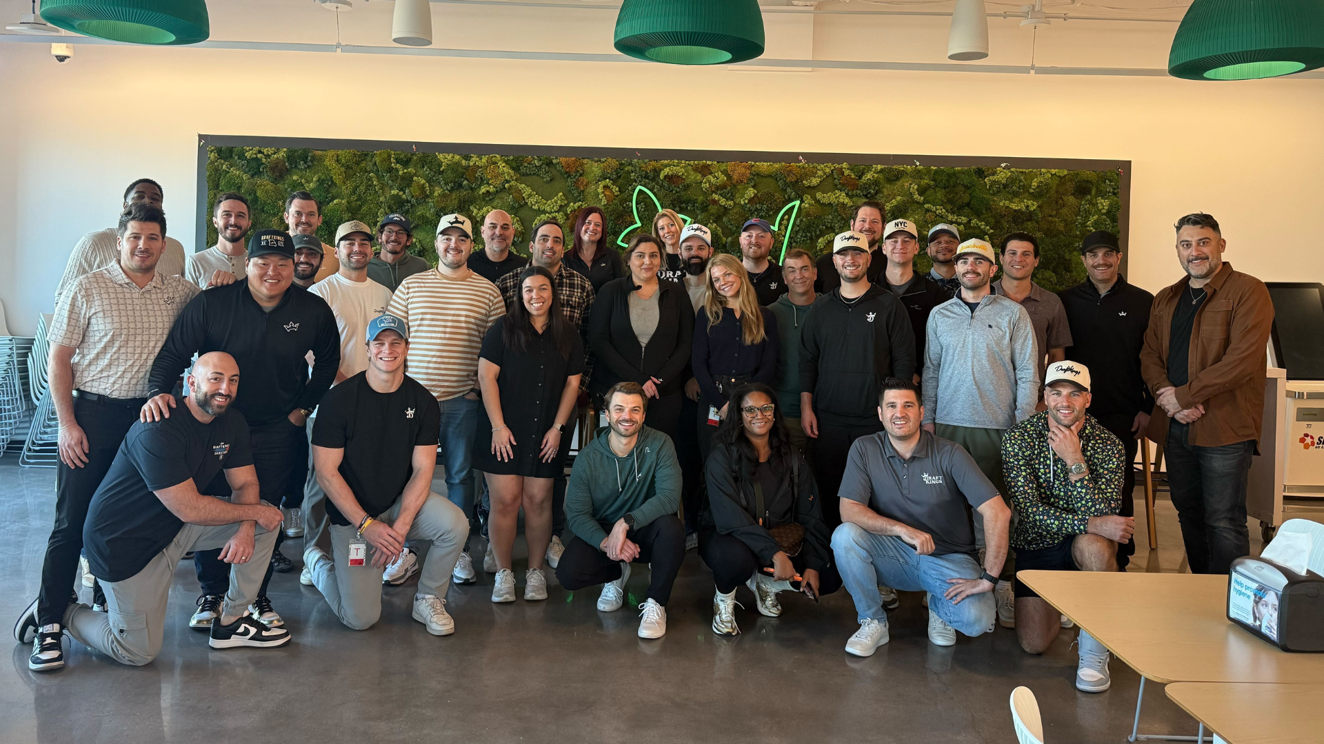 Graphic Thumbnail Vip Blog 1920X1080 11212025